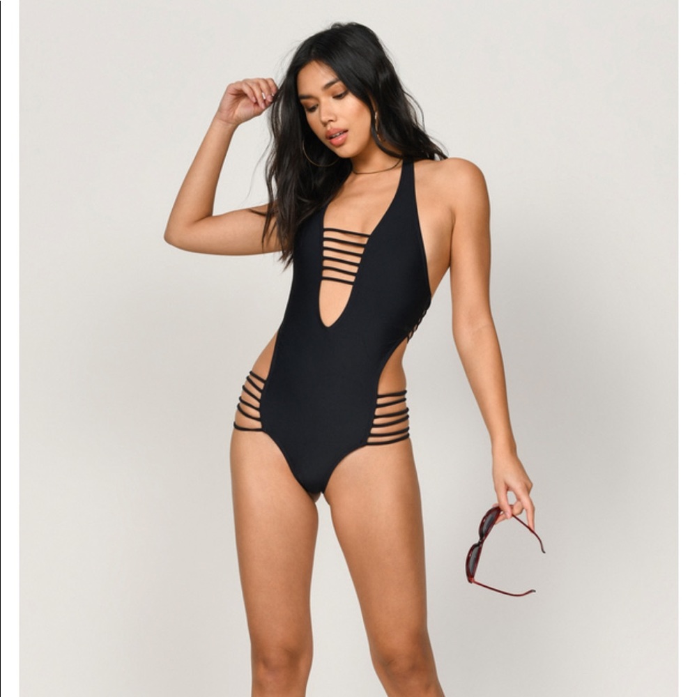 Tobi Fine Line Monokini - Picture 2 of 3
